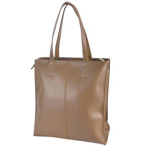Практичная сумка от украинского бренда ТМ "LucheRino" изготовлена из высококачественного кожзаменителя и качественной надежной фурнитуры.