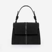 
                             Сумка українського бренду ТМ  "Lucherino" стане хорошим придбанням не на один рік.  Невелика жіноча сумочка виготовлена з високоякісного шкірзамінника та якісної надійної фурнітури в кольорі - нікель. Одне відділення з однією кишенею на застібці.